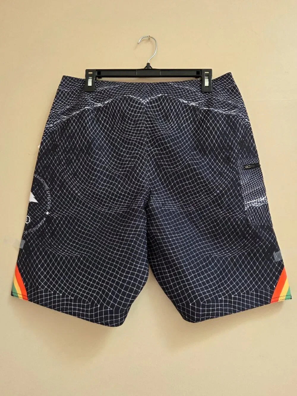 LRG Lifted Research Group Board Shorts Men's 32 Pocket Black Wire Frame Trunks
